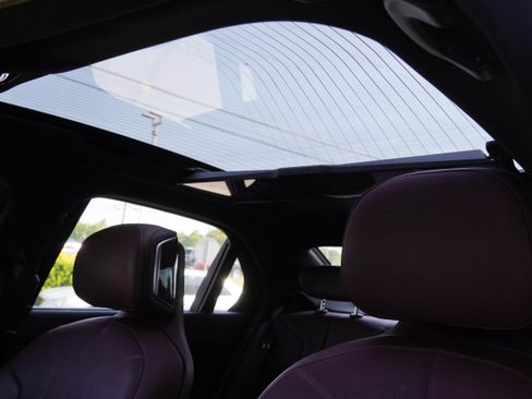 Certified 2023 BMW 740i RWD image 15