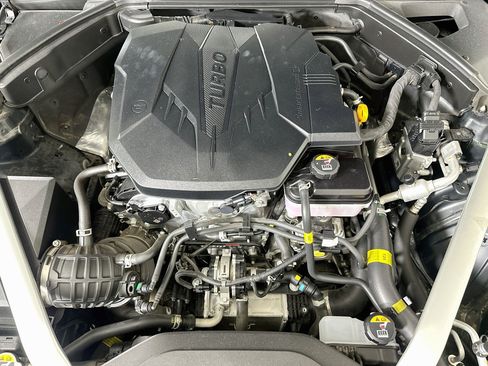 Used 2024 Genesis G70 2.5T RWD image 34