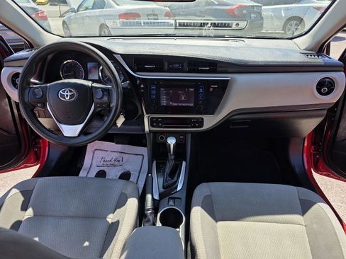 Used 2017 Toyota Corolla LE image 24