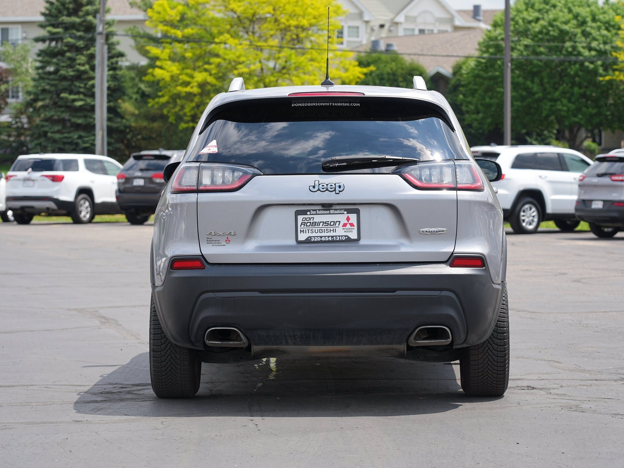 Used 2019 Jeep Cherokee Latitude w/ Popular Appearance Group AWD/4WD image 4