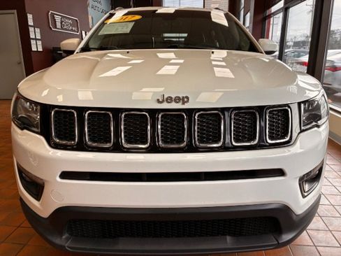 Used 2017 Jeep Compass Latitude w/ Popular Equipment Group image 5