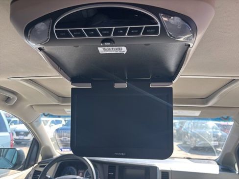 Used 2017 Toyota Sienna XLE image 14