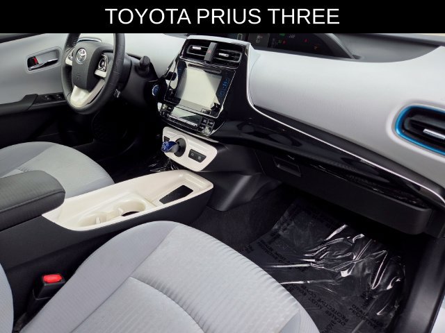 Used 2016 Toyota Prius Three FWD image 9