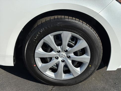 Used 2026 Toyota Corolla LE image 32