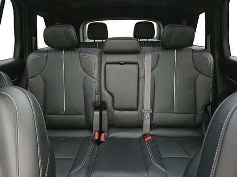 New 2026 Cadillac Vistiq Sport image 40