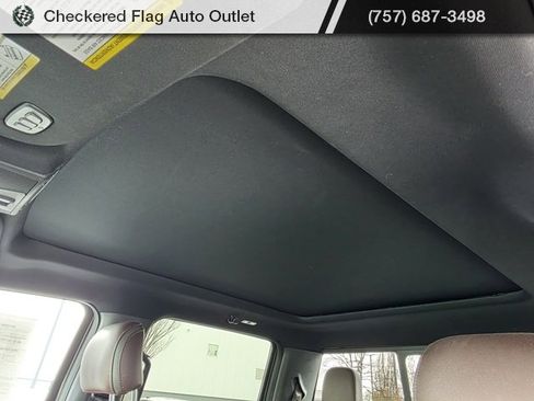 Used 2015 Ford F150 Platinum w/ Equipment Group 701A Luxury image 11