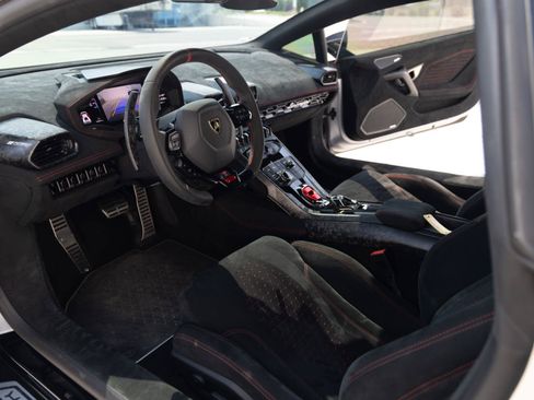 Used 2018 Lamborghini Huracan AWD/4WD image 48