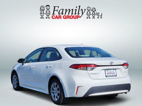 Used 2022 Toyota Corolla LE FWD image 3