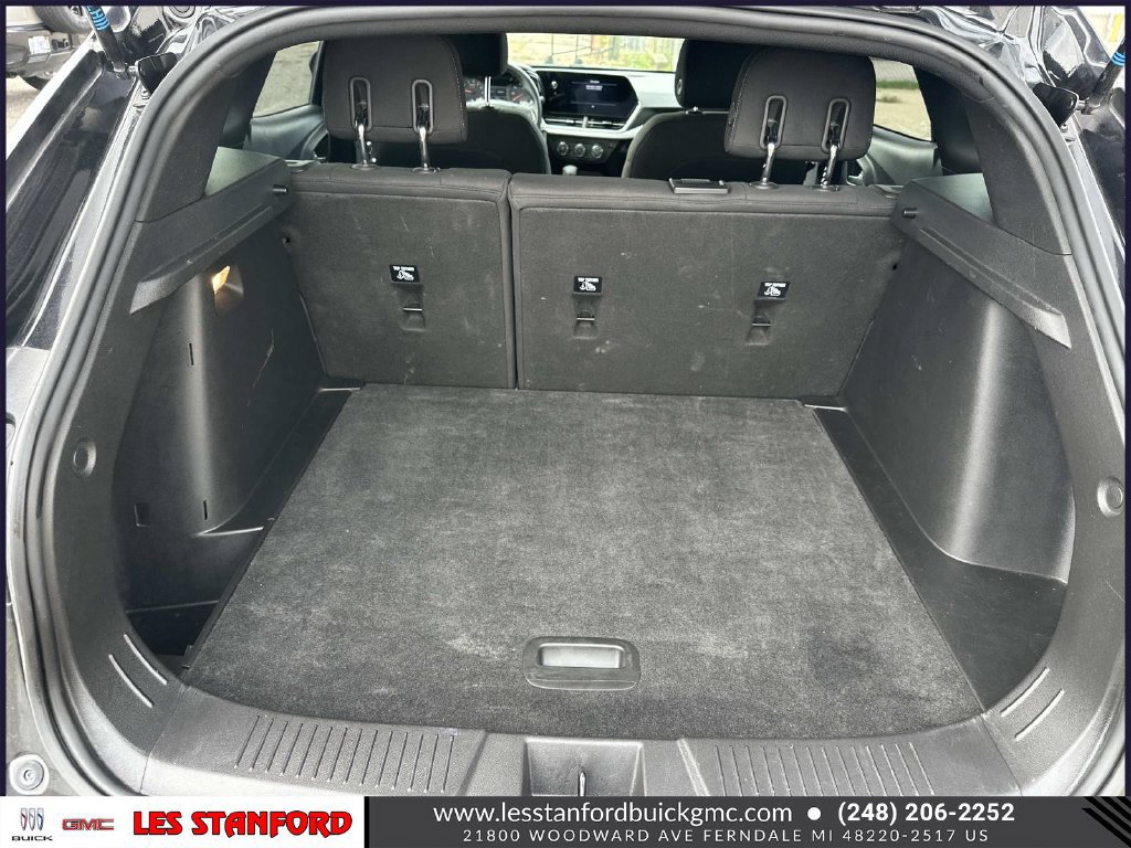 Used 2024 Chevrolet Trax RS FWD image 11