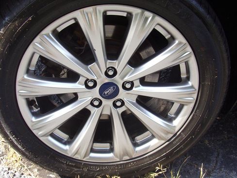 Used 2017 Ford Escape Titanium w/ Equipment Group 301A AWD/4WD image 16