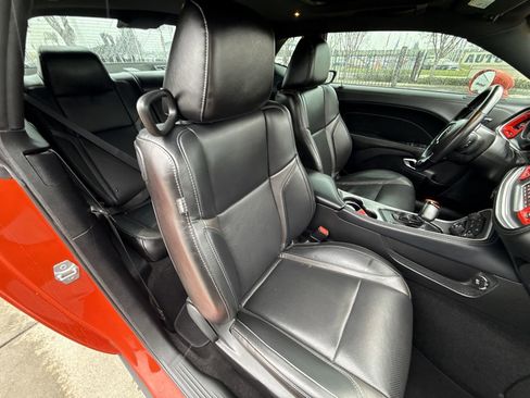 Used 2021 Dodge Challenger SXT w/ Plus Package image 27