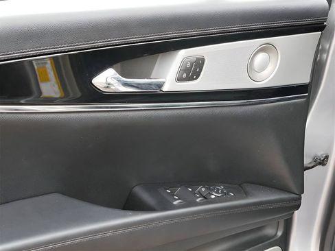 Used 2023 Lincoln Nautilus Reserve w/ Equipment Group 202A image 16