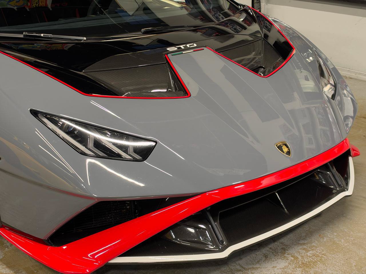 Used 2022 Lamborghini Huracan STO RWD image 14