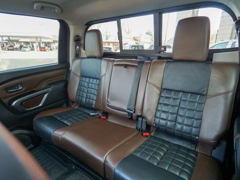 Used 2017 Nissan Titan XD AWD/4WD image 32
