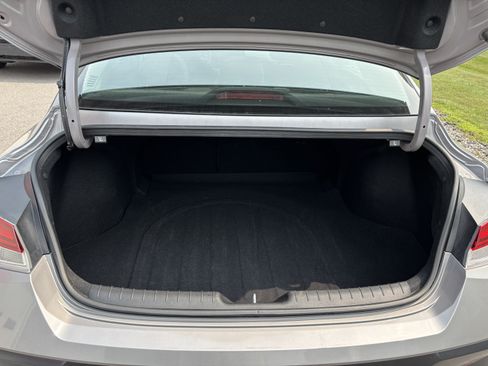 Used 2025 Hyundai Elantra SEL FWD image 5