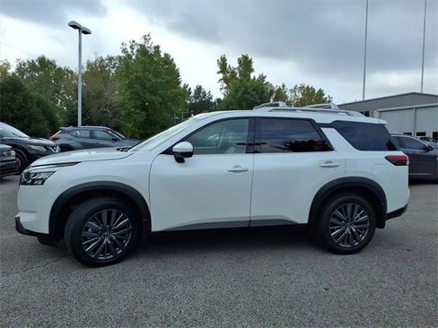 Used 2025 Nissan Pathfinder SL w/ SL Premium Package image 19