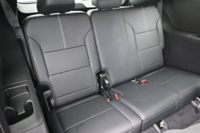 Used 2026 GMC Acadia Elevation w/ Elevation Premium Package FWD image 17