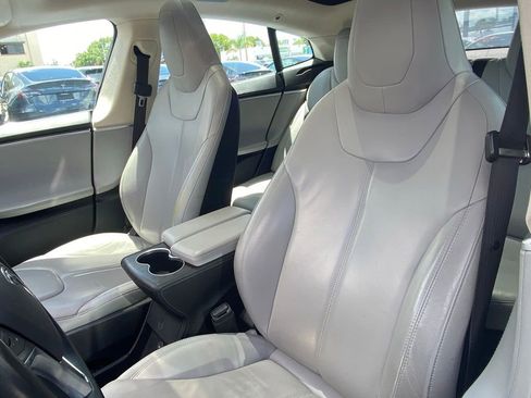 Used 2015 Tesla Model S 85 RWD image 4