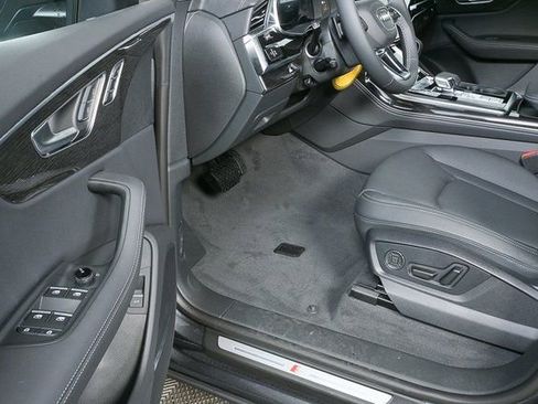 New 2026 Audi Q8 Premium Plus image 6