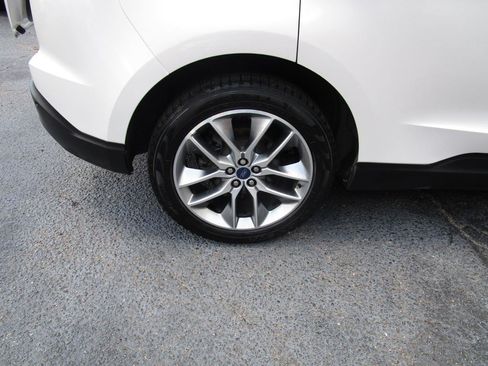 Used 2017 Ford Edge Titanium w/ Equipment Group 301A FWD image 25