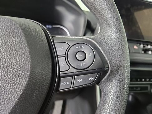 Used 2025 Toyota RAV4 XLE AWD/4WD image 24