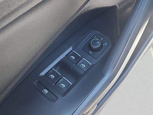 Used 2022 Volkswagen Jetta SE FWD image 23
