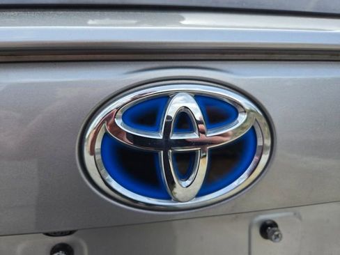 Used 2023 Toyota RAV4 LE AWD/4WD image 16