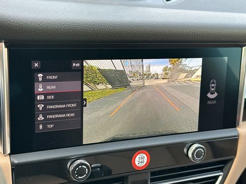 New 2026 Porsche Macan image 22