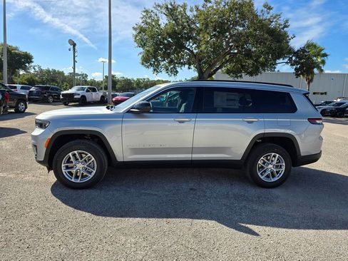 New 2025 Jeep Grand Cherokee L Laredo image 3