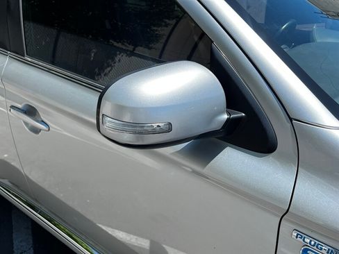 Used 2019 Mitsubishi Outlander SEL AWD/4WD image 10