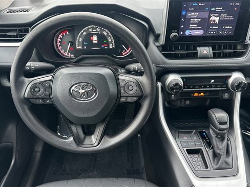 Used 2025 Toyota RAV4 XLE image 16