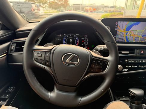 Used 2022 Lexus ES 350 w/ Premium Package FWD image 19