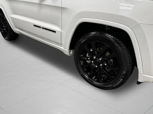 Used 2021 Jeep Grand Cherokee Laredo X image 42