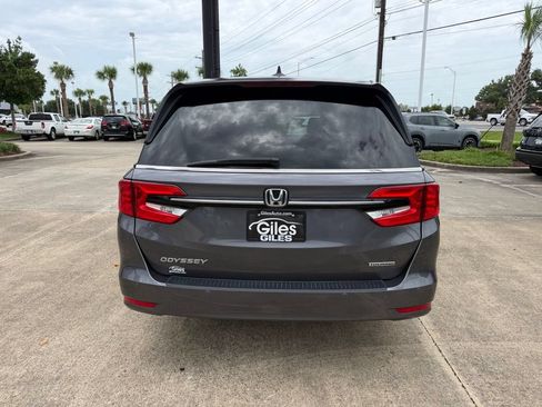Used 2021 Honda Odyssey Touring image 4