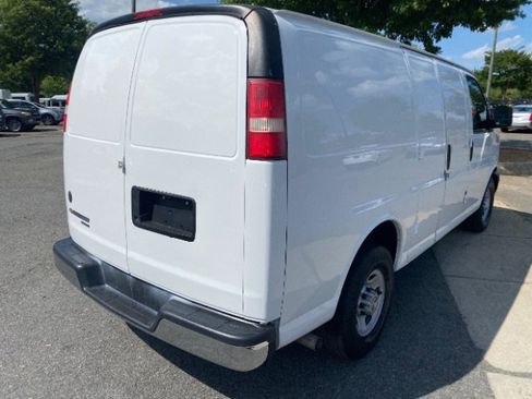 Used 2014 Chevrolet Express 2500 RWD image 4