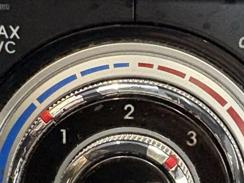 Used 2011 Hyundai Elantra Limited image 11