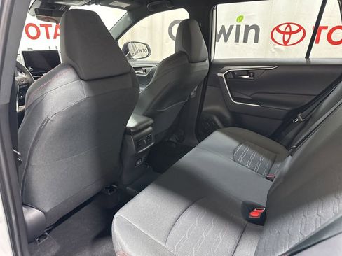Used 2025 Toyota RAV4 SE image 17