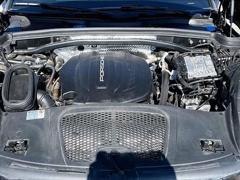 Certified 2020 Porsche Macan image 23