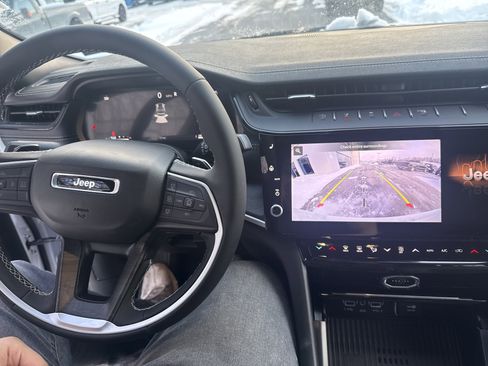 New 2026 Jeep Grand Cherokee Altitude image 25