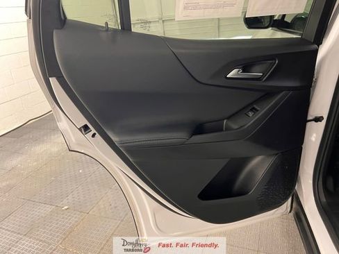Used 2025 Chevrolet Equinox LT FWD image 32