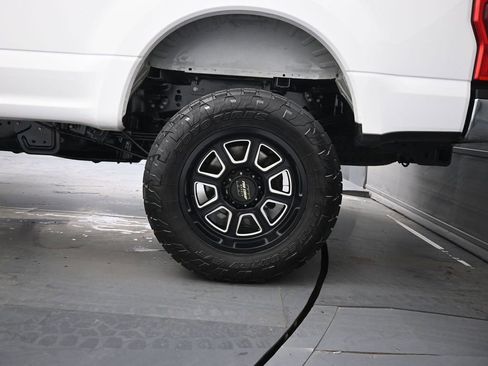 Certified 2021 Ford F350 Lariat w/ Lariat Ultimate Package image 24