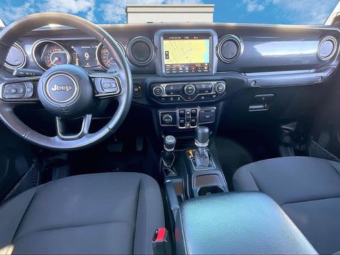 Certified 2022 Jeep Gladiator Sport image 15