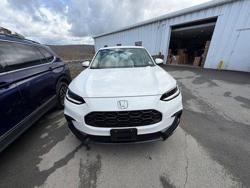 Used 2025 Honda HR-V LX image 8