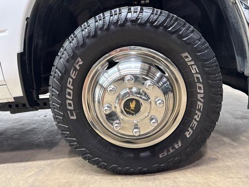 Used 2022 RAM 3500 Tradesman w/ Chrome Appearance Group AWD/4WD image 36