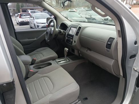 Used 2019 Nissan Frontier S image 12