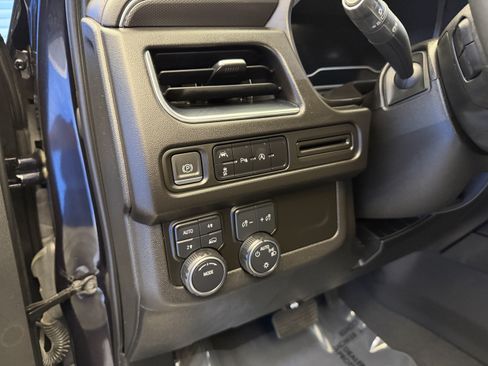 Used 2023 Chevrolet Suburban RST AWD/4WD image 16