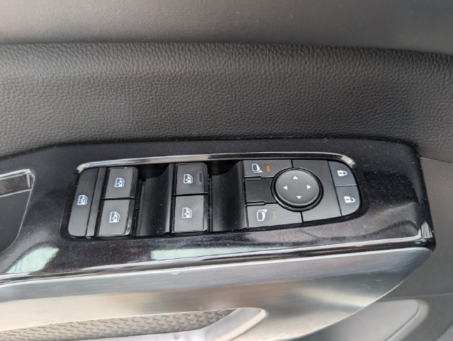 Used 2024 Nissan Pathfinder SL w/ SL Premium Package AWD/4WD image 23