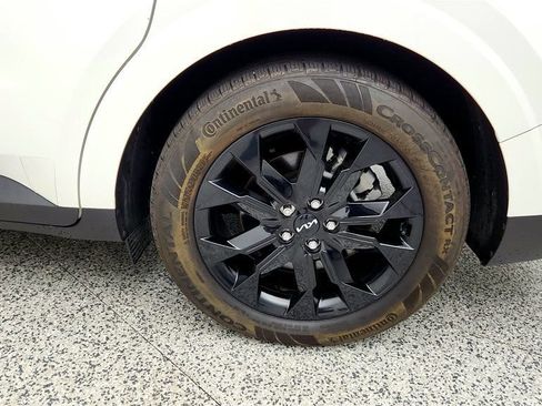 Used 2024 Kia Carnival SX Prestige FWD image 9