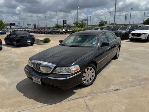 Used 2003 Lincoln Town Car Cartier L image 1