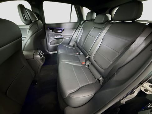 Used 2025 Mercedes-Benz GLC 300 image 23